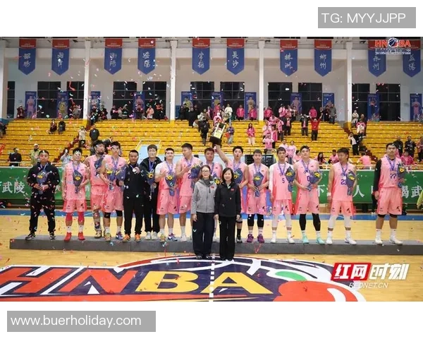 恭喜！2025湘BA常德武陵酒队捧回第三名奖杯